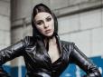 Співачка-зрадниця Maruv на Росії розкинула ноги в прямому ефірі: Прямо під носом у критика нетрадиційної орієнтації (фото)